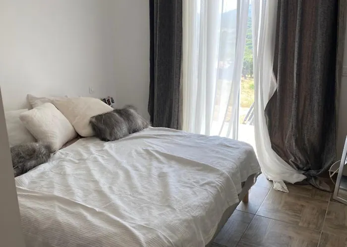 Villa Avec Piscine 3 étoiles Proche Plages *